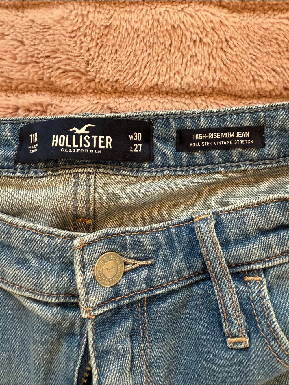 Hollister high-rise Mom Jean SIZE 30 - Picture 2 of 4
